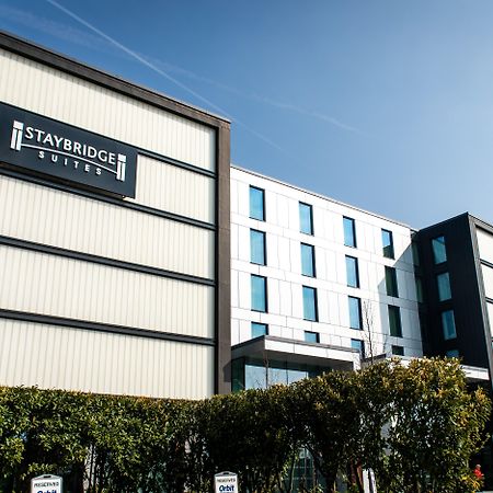 Staybridge Suites London Heathrow - Bath Road, An Ihg Aparthotel Hillingdon Exterior foto