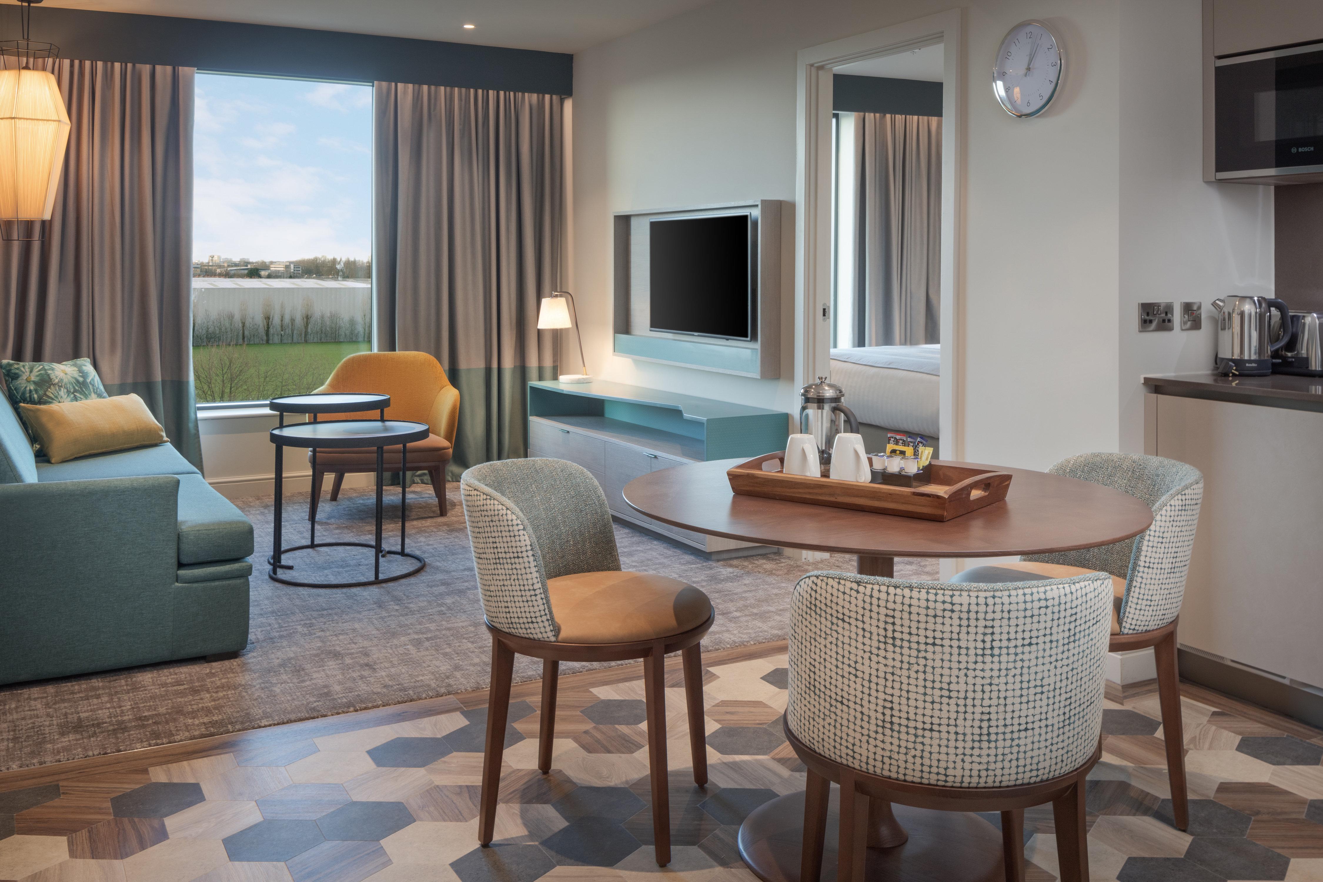 Staybridge Suites London Heathrow - Bath Road, An Ihg Aparthotel Hillingdon Exterior foto