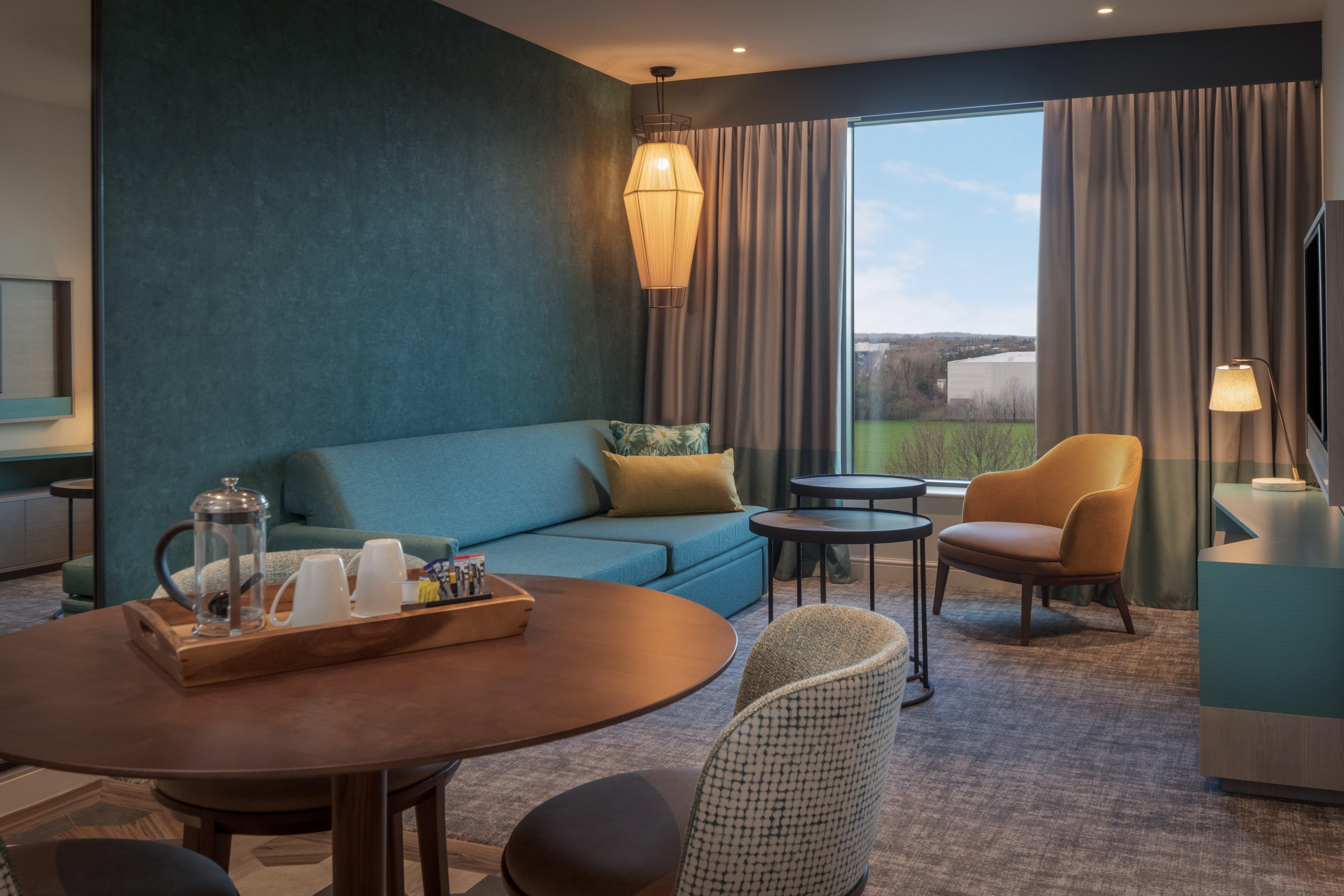 Staybridge Suites London Heathrow - Bath Road, An Ihg Aparthotel Hillingdon Exterior foto