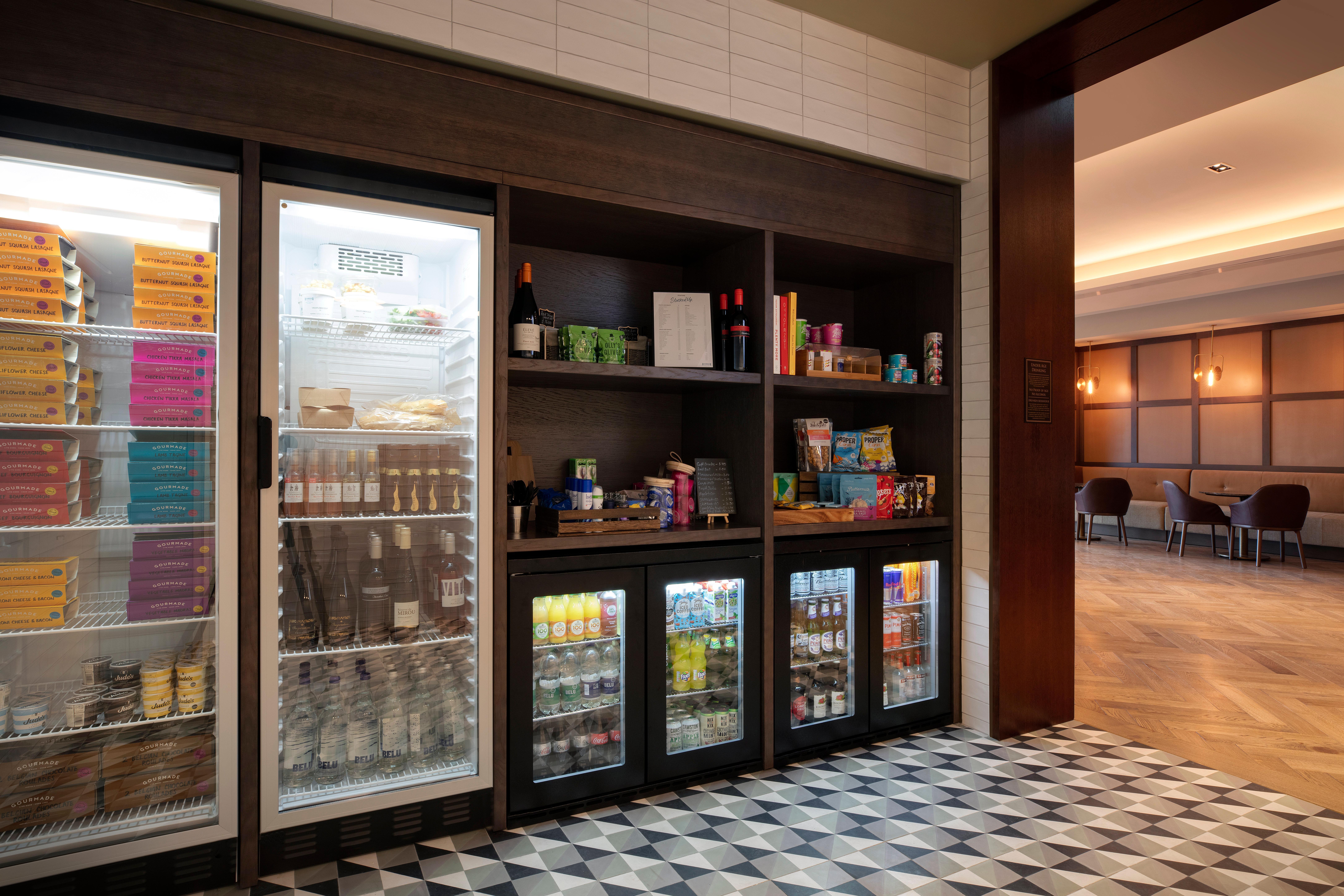 Staybridge Suites London Heathrow - Bath Road, An Ihg Aparthotel Hillingdon Exterior foto