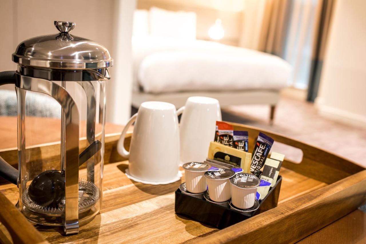 Staybridge Suites London Heathrow - Bath Road, An Ihg Aparthotel Hillingdon Exterior foto