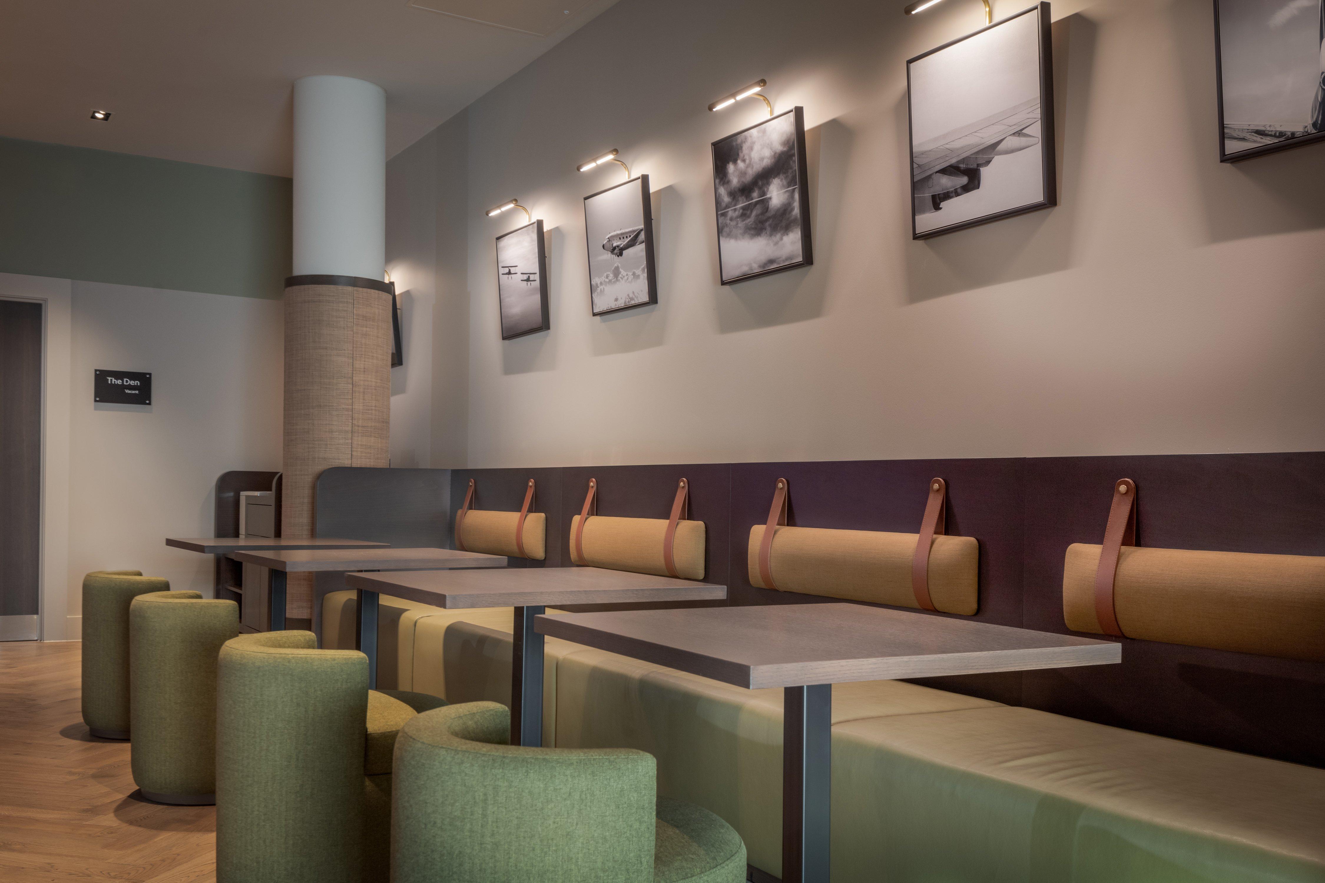 Staybridge Suites London Heathrow - Bath Road, An Ihg Aparthotel Hillingdon Exterior foto
