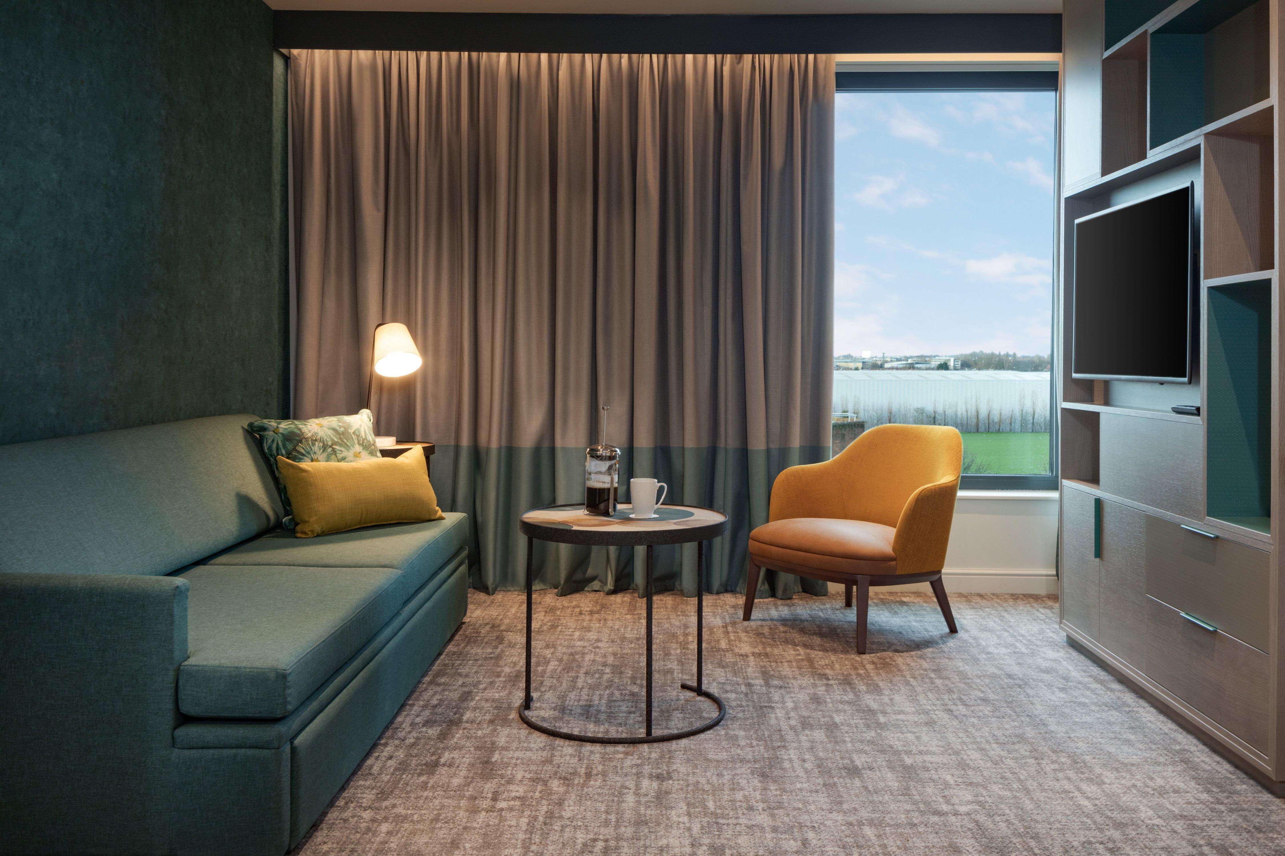 Staybridge Suites London Heathrow - Bath Road, An Ihg Aparthotel Hillingdon Exterior foto